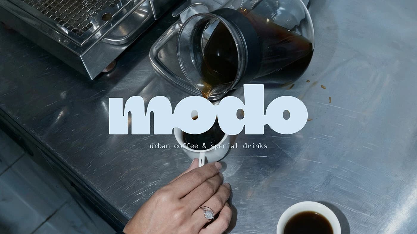 Modo — Urban Coffee & Special Drinks — Hero Pour